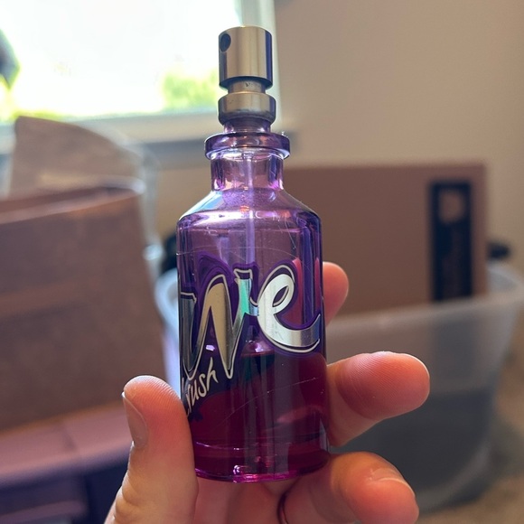 Curve Crush Pink Perfume Bottle - Picture 2 of 2